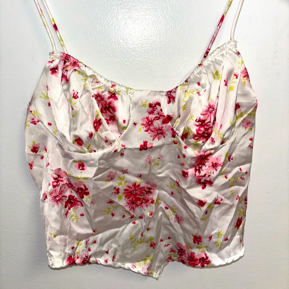 Rue21 Tops - Cute Satin Floral Top